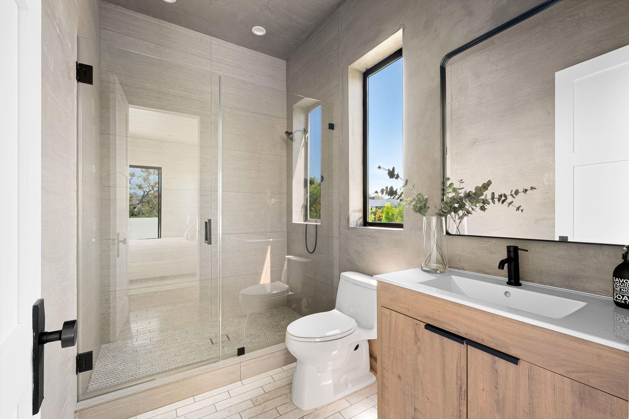 premium shower door manufacturer