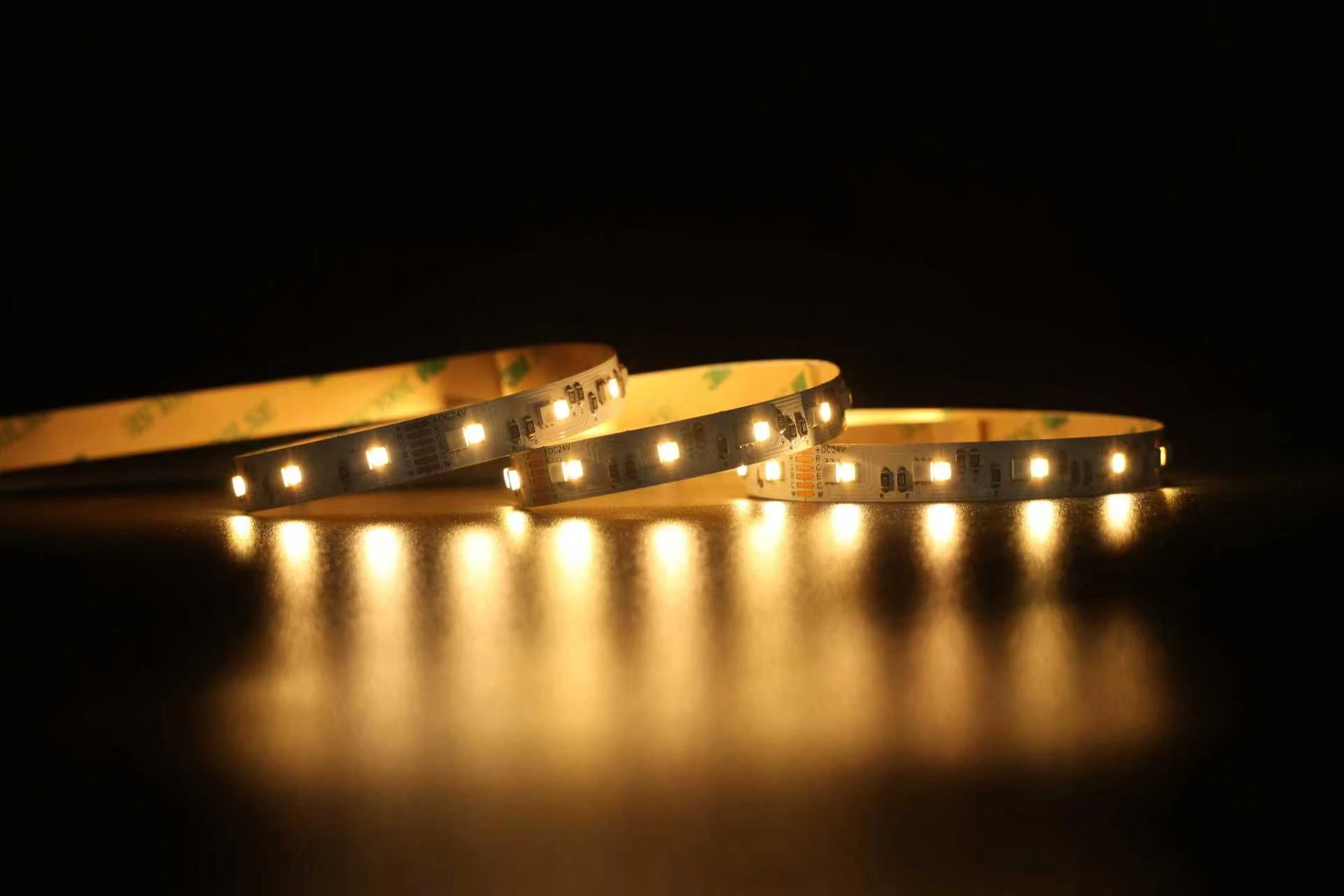 شريط إضاءة LED أبيض دافئ 2700 كلفن RGBCW YS-RN3838Q560، شريط إضاءة قابل لضبط درجة حرارة اللون